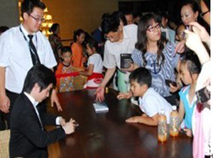 昆明举行沈文裕钢琴独奏音乐会 