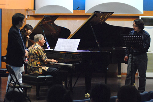 2010年上海音乐学院第七届国际钢琴巨匠班报道 