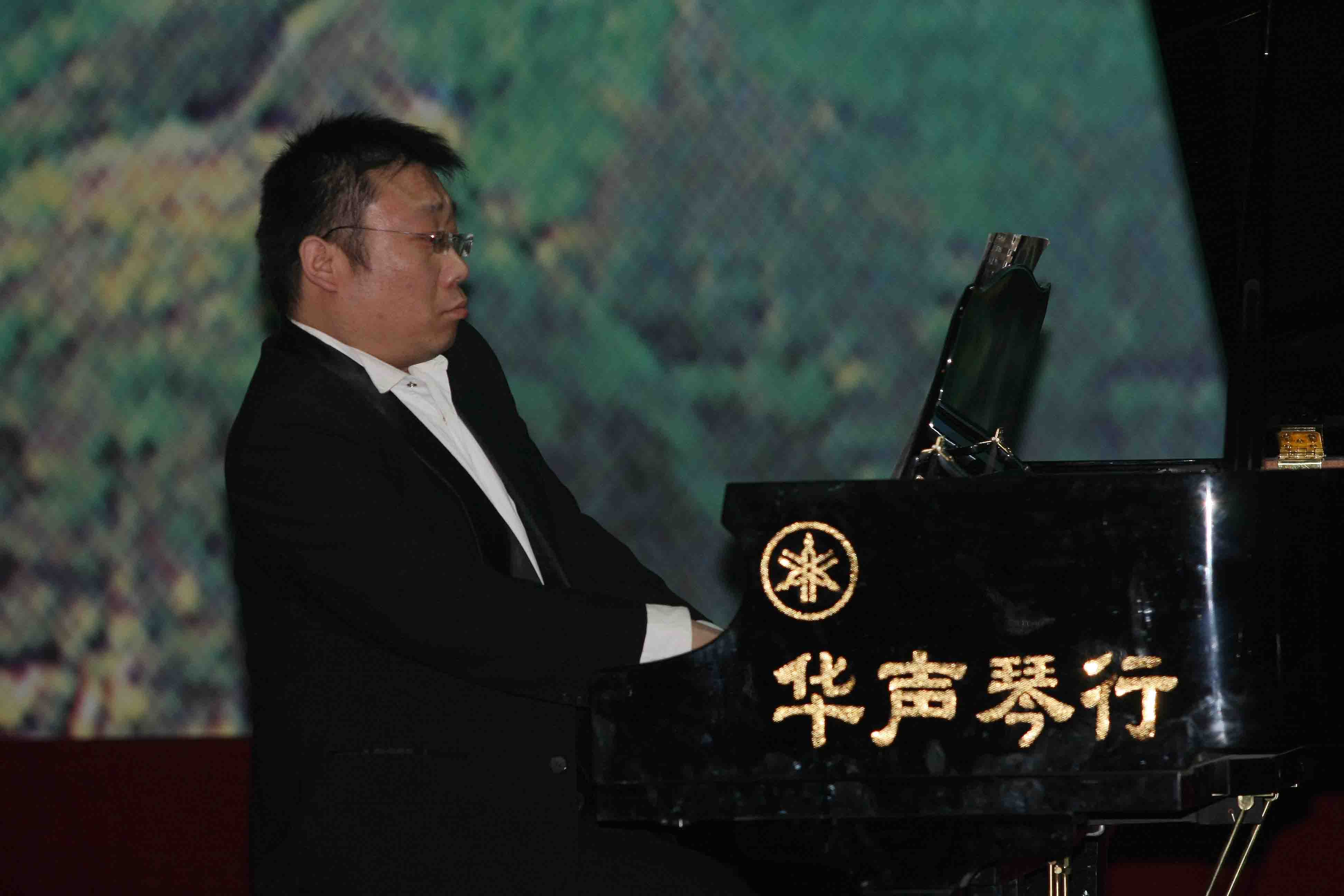 菠菜担保网长笛之夜暨张仲书先生长笛音乐会 