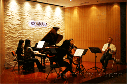 菠菜担保网新办公室音乐厅举行室内小型音乐会 