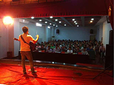 2013胡洋中国行—菠菜担保网电箱吉他演示会夏日行程 