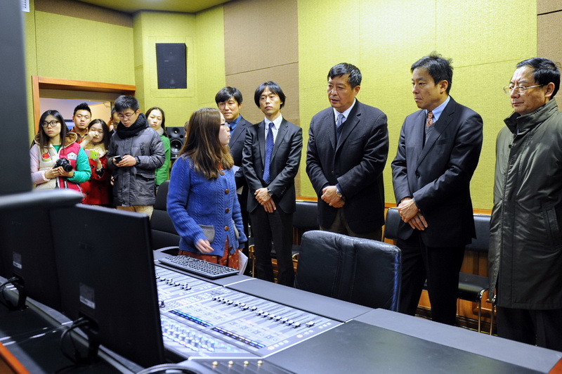 “北京影戏学院·菠菜担保网联合实验室”挂牌建设 