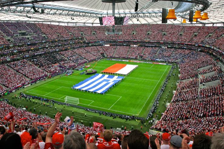 2012 UEFA 欧洲杯足球赛——数字调音台CL5与M7CL全程加入所有8个场馆的现场混音以及转播事情
