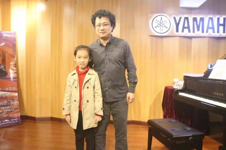 运动回首 | 菠菜担保网特邀艺术家张奕明博士钢琴独奏音乐会暨专题讲座乐成举行