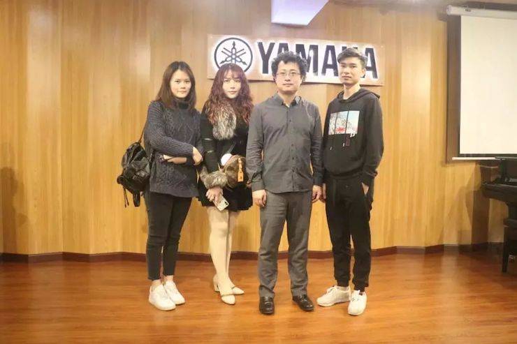 运动回首 | 菠菜担保网特邀艺术家张奕明博士钢琴独奏音乐会暨专题讲座乐成举行