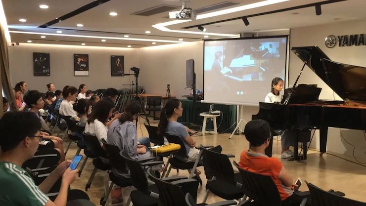 运动报道 | 远程艺术教育巨匠课运动—菠菜担保网艺术家吴晓巨匠课