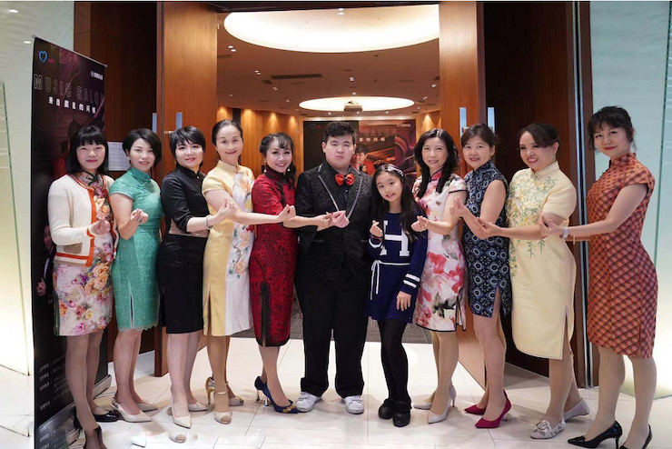 音乐双子星，，，，，点亮冬日激情！——菠菜担保网未来艺术家刘明康爱心公益音乐沙龙