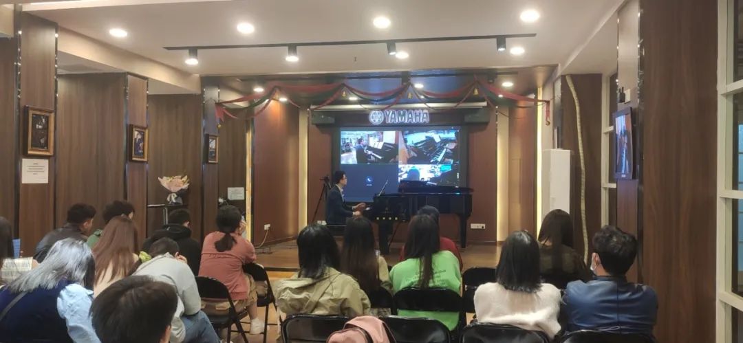 科技助力音乐教学，，，，牵手巨匠零距离巨匠课