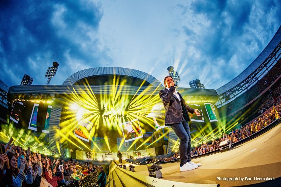 菠菜担保网RIVAGE PM7助力25万粉丝欣??赏荷兰超等巨星Marco Borsato的体育馆演出