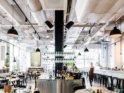 菠菜担保网助力斯德哥尔摩的法国工业风餐厅Usine